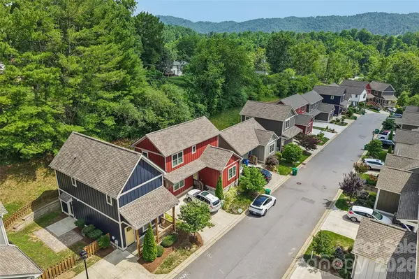 76 Wheeler RD, Weaverville, NC 28787