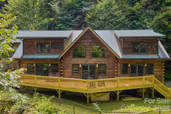1482 Howard Moore RD, Hot Springs, NC 28743