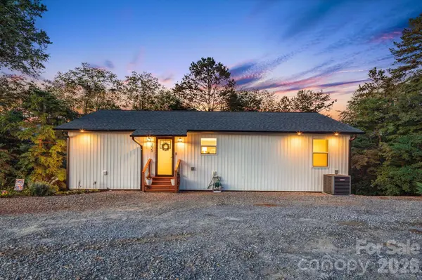 295 Penland ST, Clyde, NC 28721
