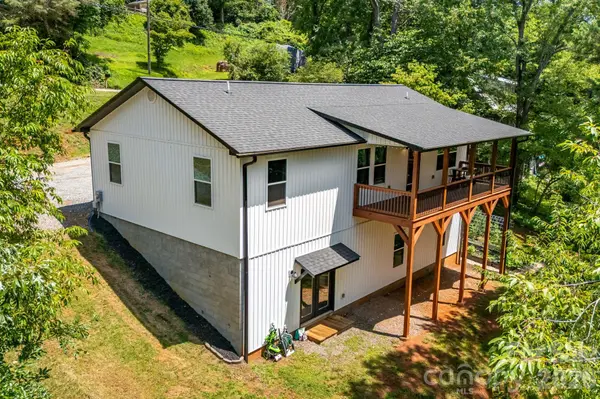 295 Penland ST, Clyde, NC 28721
