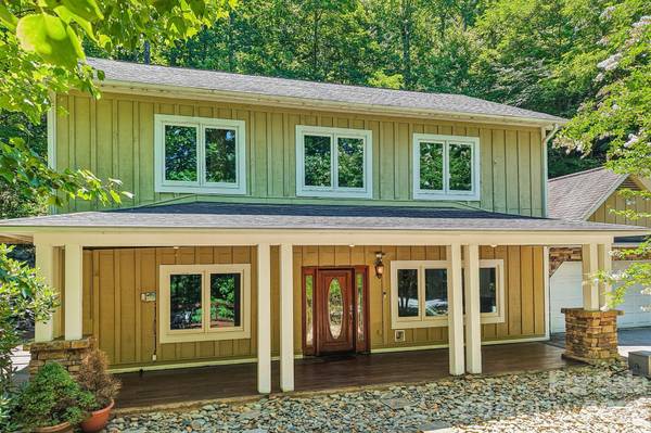 10 Cedar DR, Mills River, NC 28759