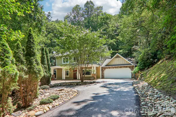 10 Cedar DR, Mills River, NC 28759