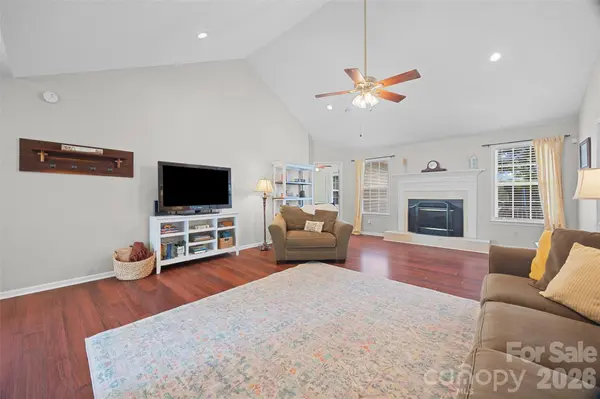 808 Chipmeadow LN, York, SC 29745