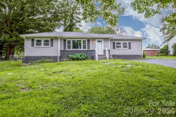 1317 Meadowbrook CIR, Salisbury, NC 28144