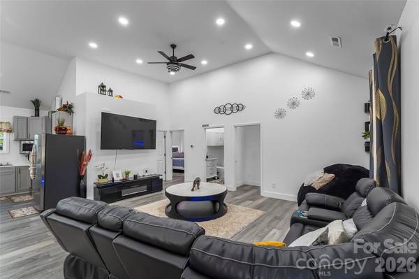 4816 Klutz PL, Granite Falls, NC 28630