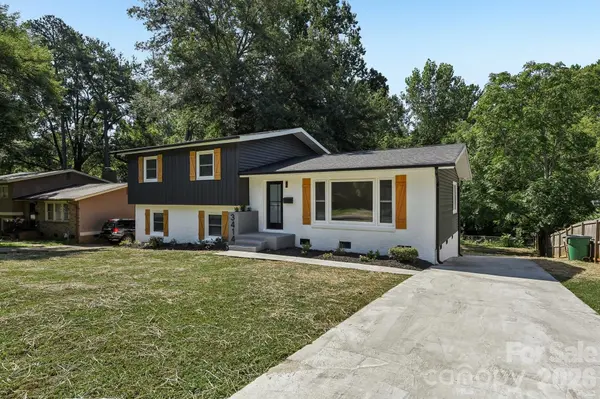 3414 Winterfield PL, Charlotte, NC 28205