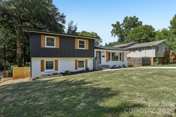 3414 Winterfield PL, Charlotte, NC 28205