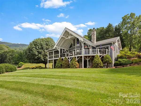 33 Banker DR, Waynesville, NC 28786