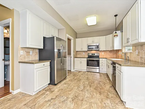 110 Glynwater DR, Mooresville, NC 28117