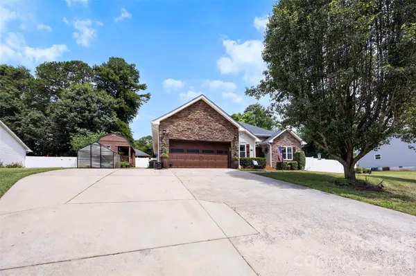 200 Brooks DR, Stanley, NC 28164