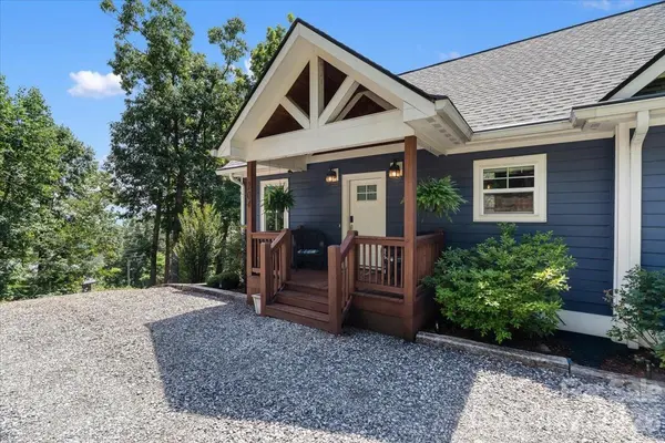 204 Mostert DR, Asheville, NC 28804