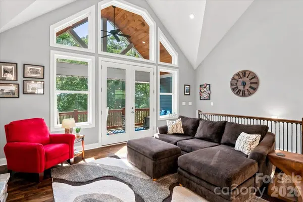 204 Mostert DR, Asheville, NC 28804