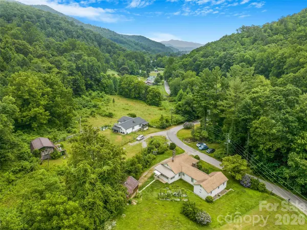 50 Rocky Branch RD, Waynesville, NC 28786