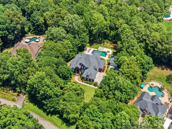 832 Savile LN, Fort Mill, SC 29715