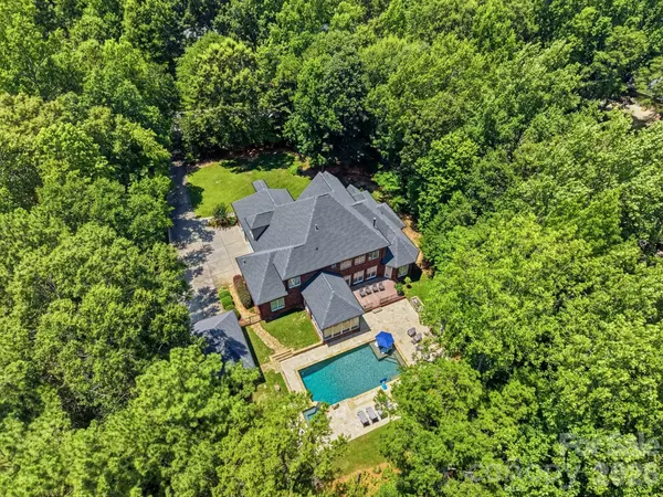 832 Savile LN, Fort Mill, SC 29715
