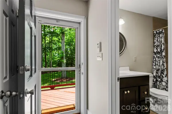 82 Sunburst DR, Waynesville, NC 28786