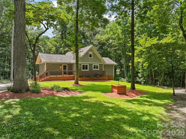 82 Sunburst DR, Waynesville, NC 28786
