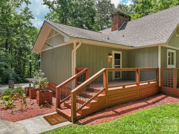 82 Sunburst DR, Waynesville, NC 28786