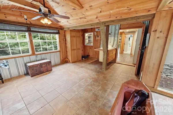 98 Secluded CV, Waynesville, NC 28785