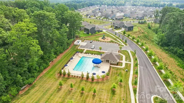 132 Scotsway CT, Troutman, NC 28166
