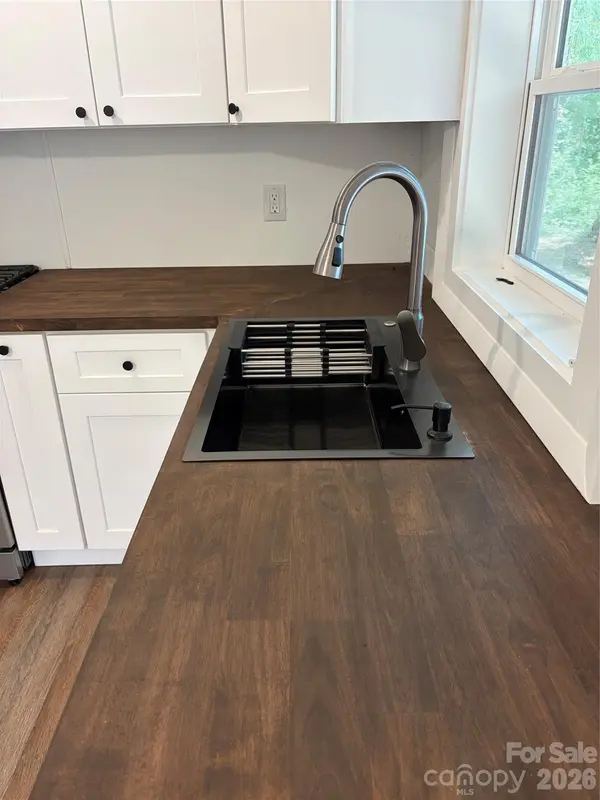 1107 S Meeting ST, Statesville, NC 28677