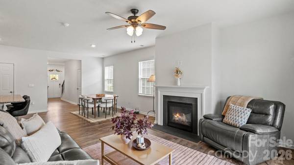 110 Meadow View DR, Statesville, NC 28677