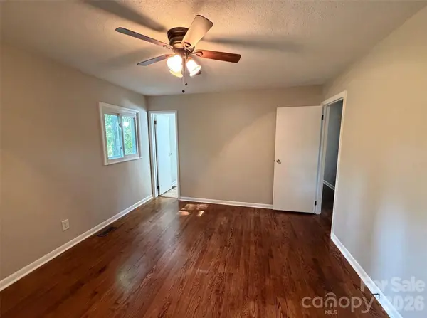 1716 Timberlane ST, Gastonia, NC 28054