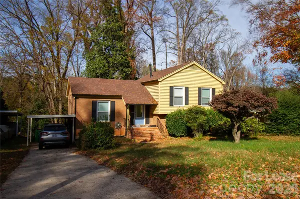 3520 Sargeant DR, Charlotte, NC 28217