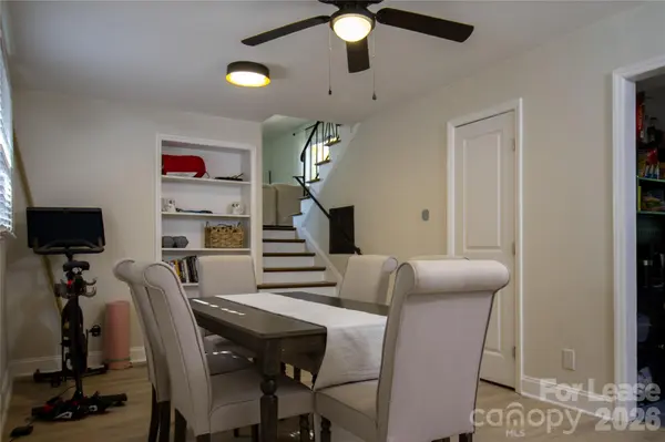 3520 Sargeant DR, Charlotte, NC 28217