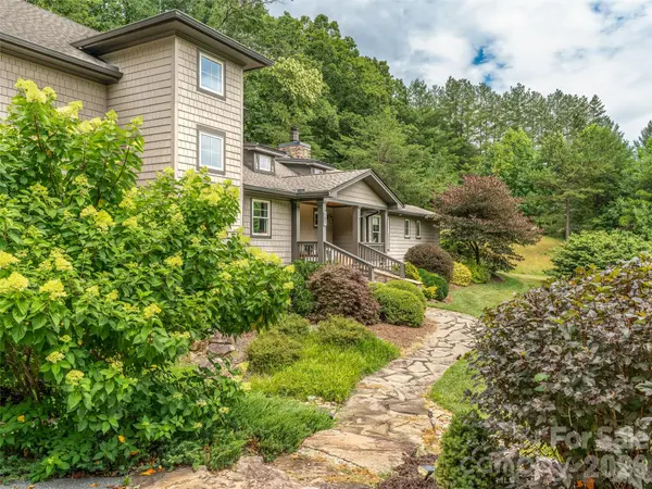 101 Glen Trillium DR, Fletcher, NC 28732