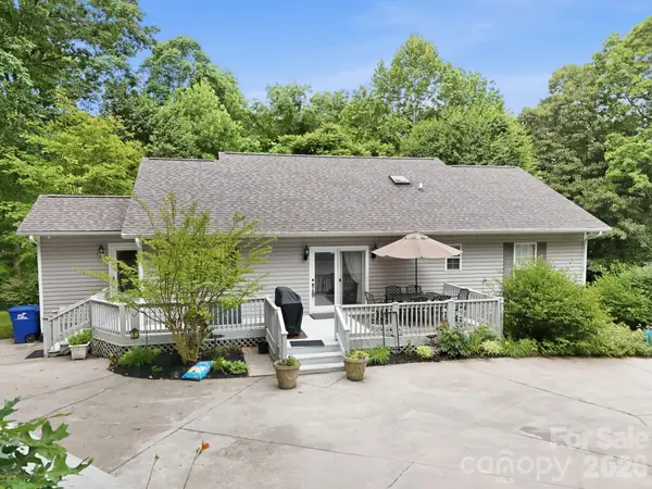 124 Lytle Cove RD, Swannanoa, NC 28778