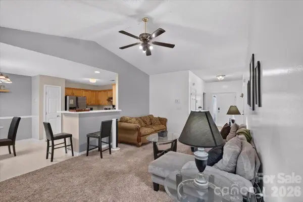 9207 Amy DR, Charlotte, NC 28213