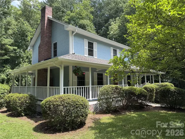1064 Maplewood CT, Hendersonville, NC 28791