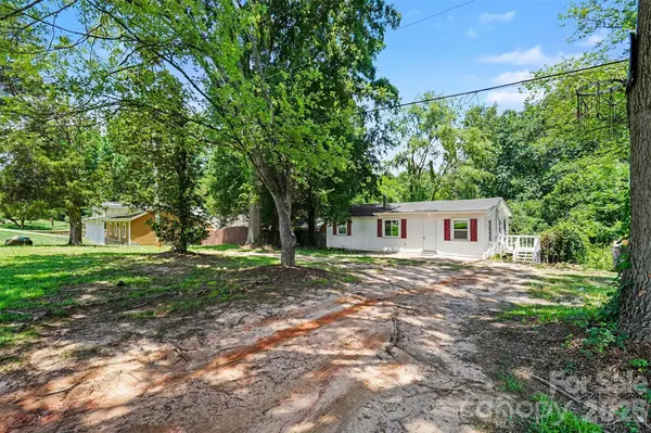 8232 Starnes Randall RD, Charlotte, NC 28215
