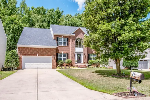 121 Crimson Orchard DR, Mooresville, NC 28115