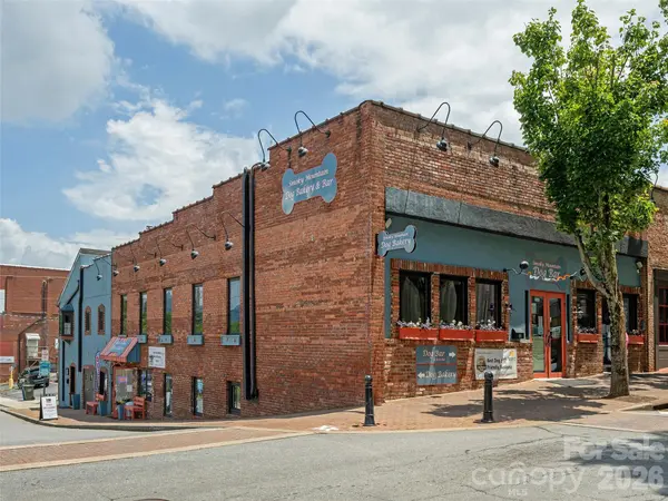 44 Church ST, Waynesville, NC 28786
