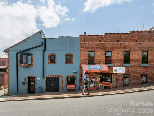 44 Church ST, Waynesville, NC 28786
