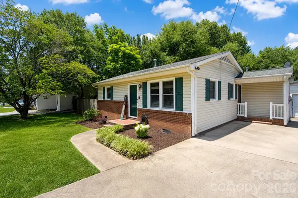 5313 Clearwater Lake RD, Mount Holly, NC 28120