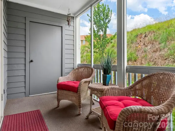 2903 Sagamore LN, Asheville, NC 28806