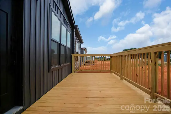 805 Eagle View LN, Lawndale, NC 28090