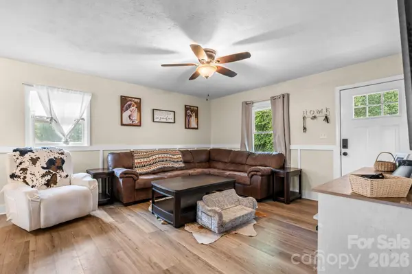 3691 Vantage Heights CIR, Lenoir, NC 28645