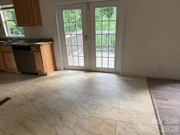 6254 E Meadow TRL, Connelly Springs, NC 28612