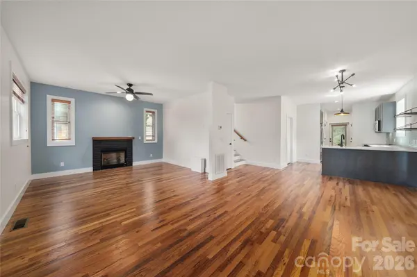 73 Downing ST, Asheville, NC 28806