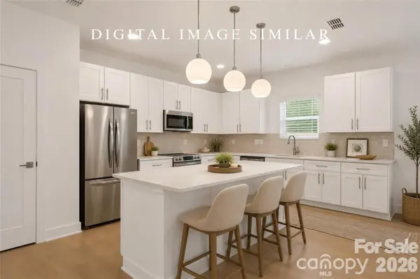 6202 Linda Vista LN, Charlotte, NC 28216