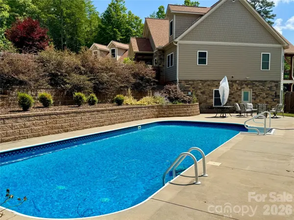 1510 Royal LN, Lenoir, NC 28645