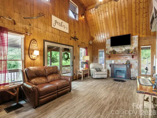 1901 Blue Rock RD, Burnsville, NC 28714
