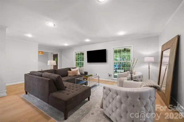 2 Pine Point RD, Lake Wylie, SC 29710