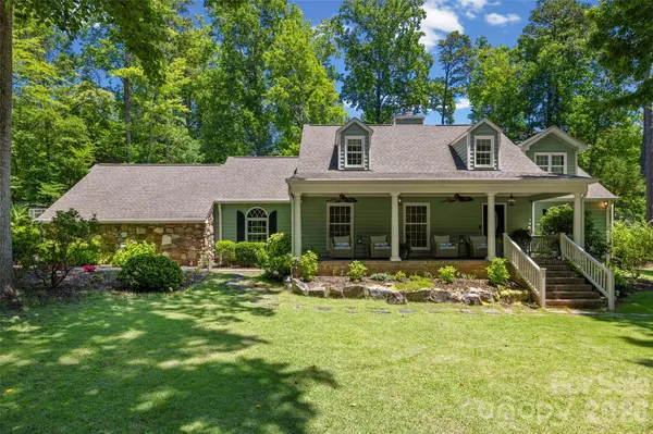 2 Pine Point RD,  Lake Wylie,  SC 29710