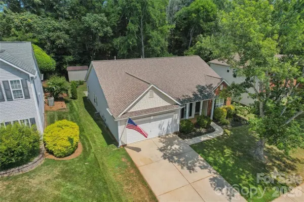 10906 Chamberlain Hall CT, Charlotte, NC 28277