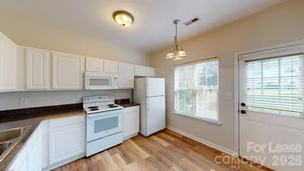5545 Seths DR, Charlotte, NC 28269